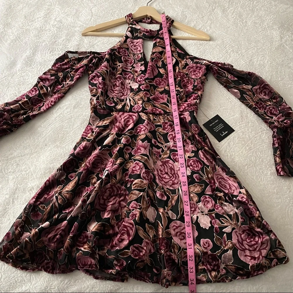 NWT Lulu’s Velvet Cold Shoulder Dress - Picture 8 of 10
